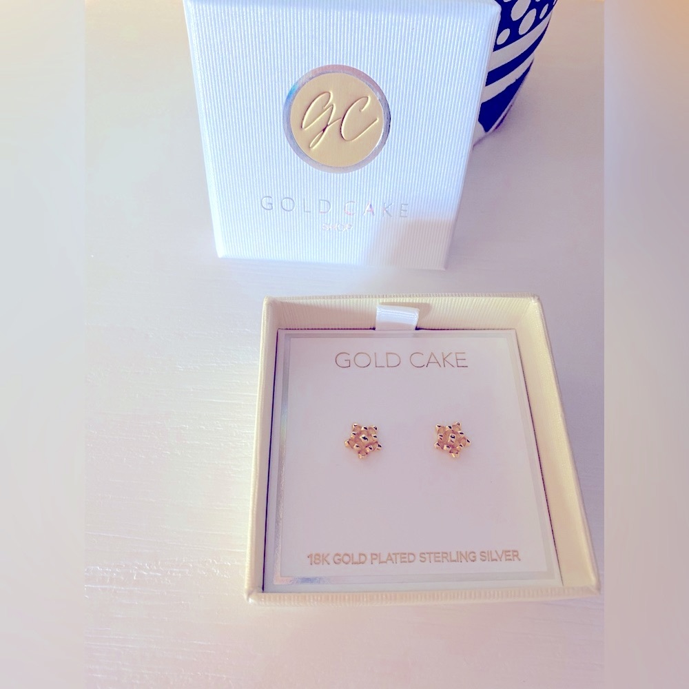 Brand New Gold Cake Star ⭐️ 18kt gold over Sterling Silver Stud Earrings